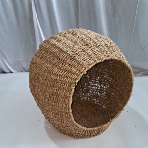 Handwoven seagrass bed for pets from Vietnam